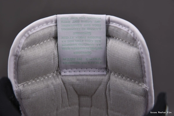 861428-100 Retro 1 Igloo Jordan High 0729